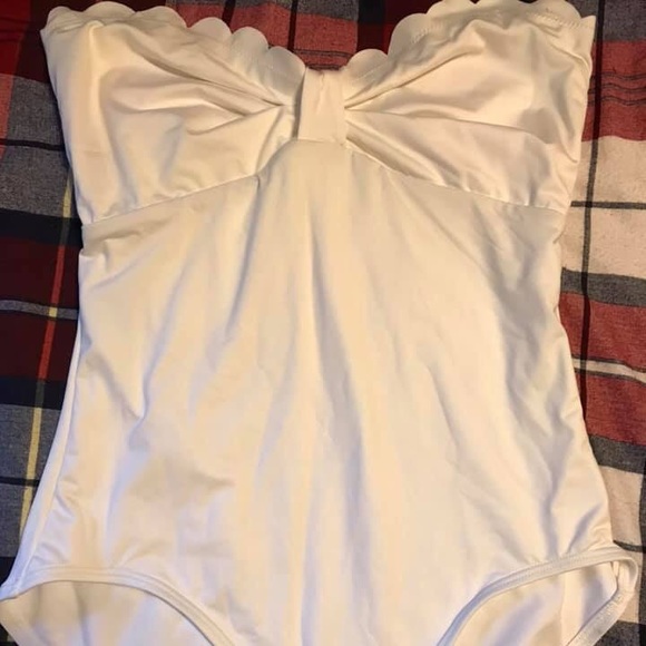 kate spade Other - VGUC Kate spade large white scalloped bathing suit